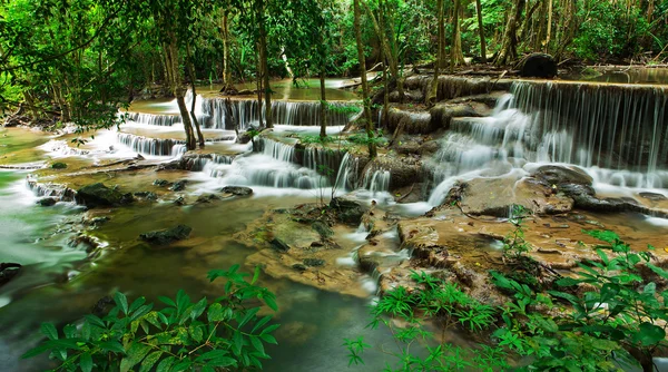 Sexto andar da Cachoeira Huay Mae Kamin, Khuean Srinagarindra Na — Fotografia de Stock