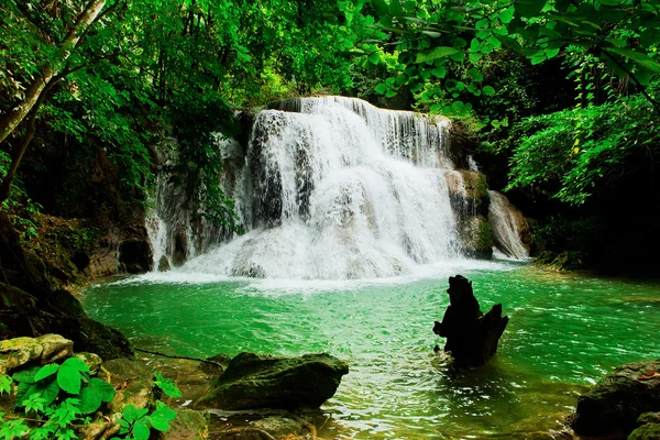 Huay mae kamin waterfall in Kanchanaburi, Thailand — Stock Photo, Image