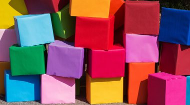 Boş karton kutular örtüşme rengini.