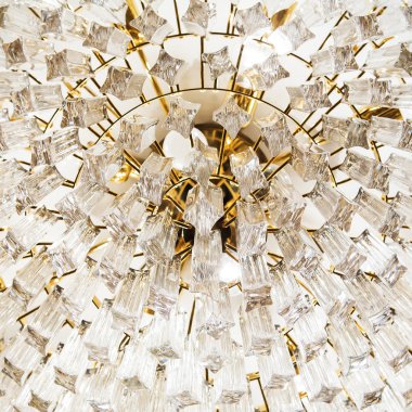 güzel kristal bir avize sarkacak Close-Up