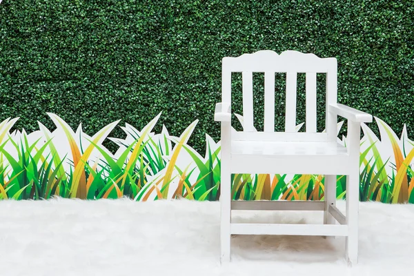 Vita stolar, redo för insidan bröllopsgäster — Stockfoto