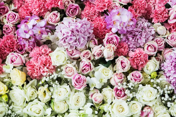 Beautiful flowers background for wedding scene — Stock Photo, Image