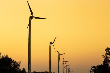 Rüzgar Türbini günbatımı arka plan