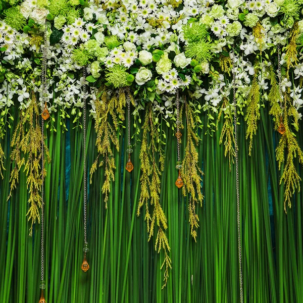 Düğün sahnesi için güzel çiçek arkaplanı — Stok fotoğraf