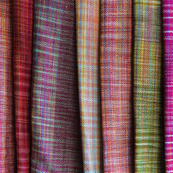 Kleurrijke Thailand stijl deken oppervlak close-up. Meer van dit motief — Stockfoto