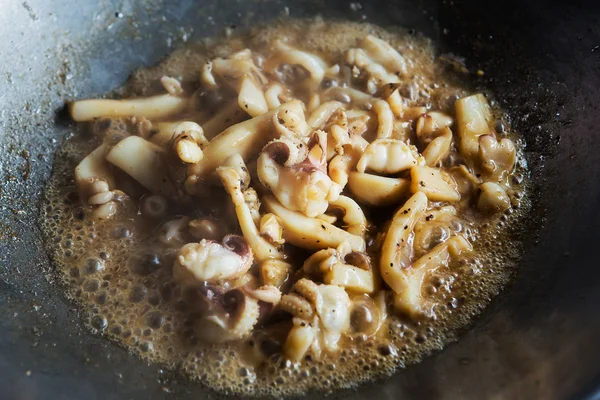 Tintenfisch mit Knoblauch und Pfeffer — Stockfoto