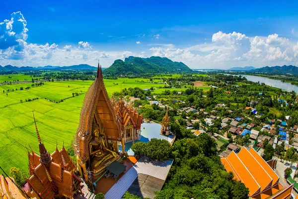 Wat Tham Sua (Tempio delle Grotte di Tigre), Tha Mascar, Kanchanburi, Thailandese — Foto Stock