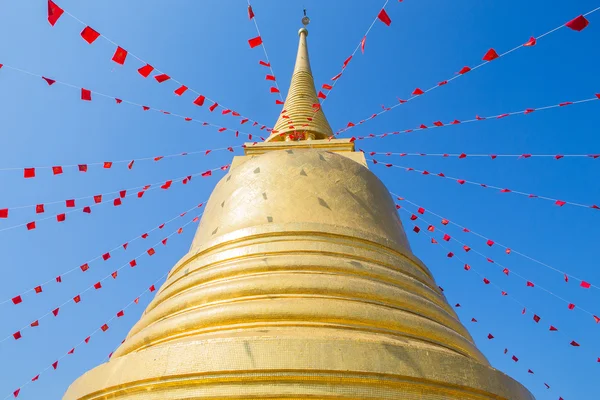 Złote góry (phu khao thong), starożytnych pagoda w Wat Saket — Zdjęcie stockowe