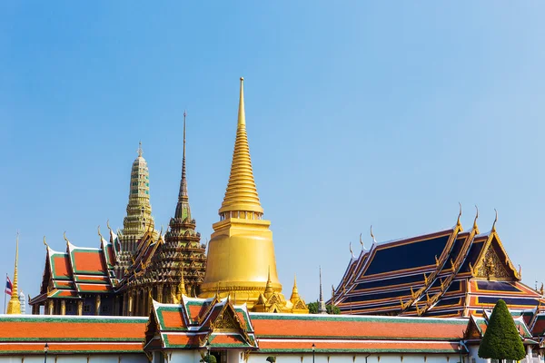Храм Изумрудного Будды или Ват Пхра Каев в Бангкоке , — стоковое фото