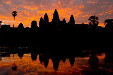 Angkor wat doğarken siem biçmek. Kamboçya