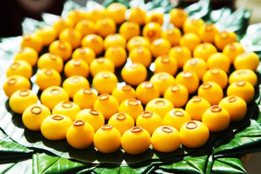 Tay Tatlı mı, yoksa Khanom Tay benzersiz, renkli görünüme sahip ve