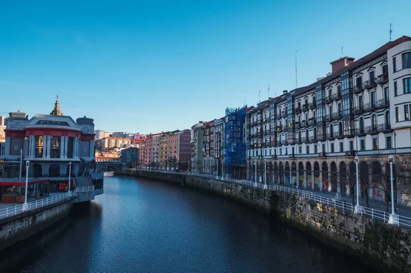 river cross the city, Bilbao