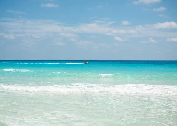 La plage de la mer des Caraïbes à Cancun Mexique — Photo