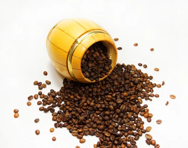 흩어진 볶은 커피 열매 — 스톡 사진
