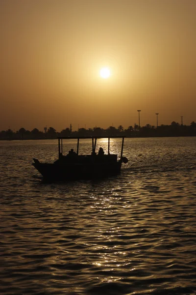 Pôr do sol nos Emirados Árabes Unidos — Fotografia de Stock