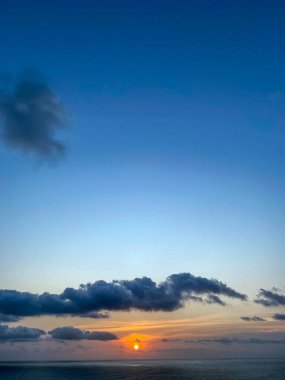 Akdeniz 'de gün batımı