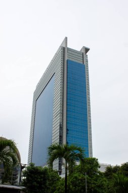 Jakarta, Endonezya - 18 Ocak 2026: Kembangan, Batı Jakarta 'daki St. Moritz Ofis Kulesi, modern bir ofis binasıdır..