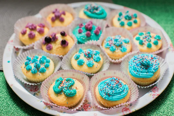 Cupcakes de chocolate decorados — Foto de Stock