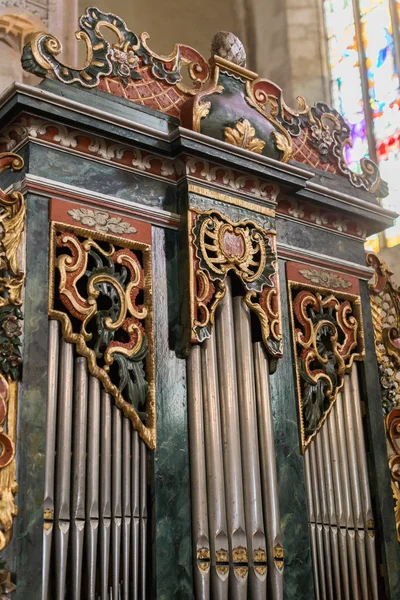 Organo Chiesa di San Michele è una chiesa cattolica romana in stile gotico a Cluj-Napoca — Foto Stock
