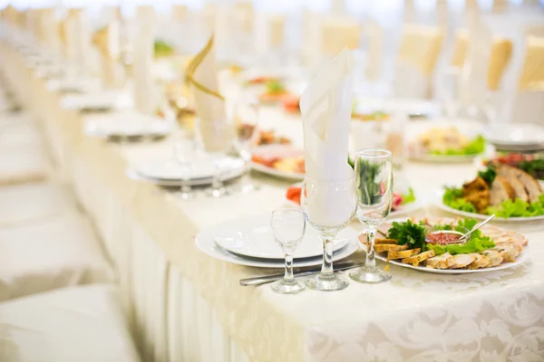 Copa de mesa de banquete en la recepción de la noche — Foto de Stock