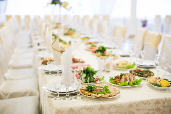 Copa de mesa de banquete en la recepción de la noche — Foto de Stock