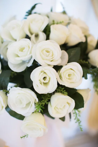 Wedding decor bouquet of white roses flowers — Stock Photo, Image