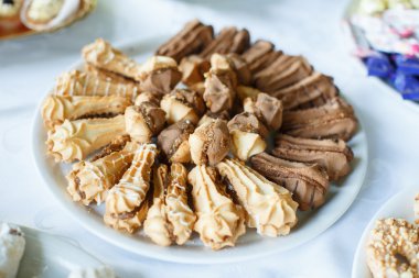 Düğün tatlı lezzetli kurabiyeler ve farklı tatlılar