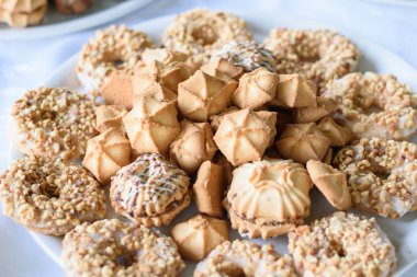 Düğün tatlı lezzetli kurabiyeler ve farklı tatlılar