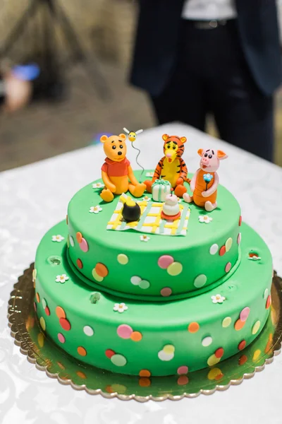 Doğum günü pastası mumlar ve Winnie the Pooh Disney tarafından