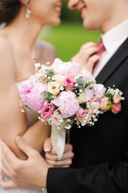 Gelin ve Damat Düğün günü öpüşme