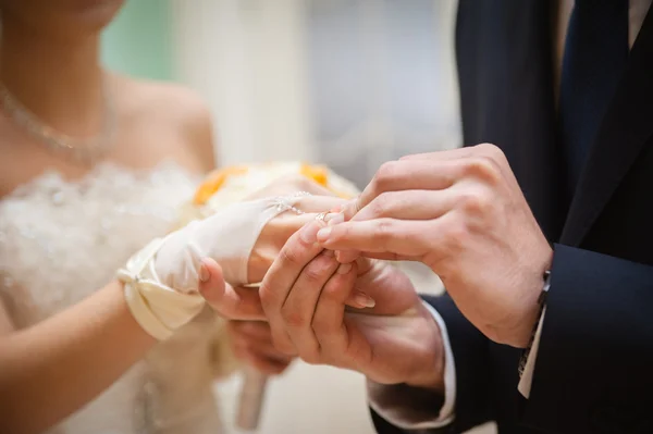 Changing rings — Stock Photo, Image