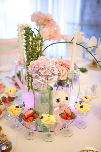 Configuração da mesa de aniversário do banquete — Fotografia de Stock