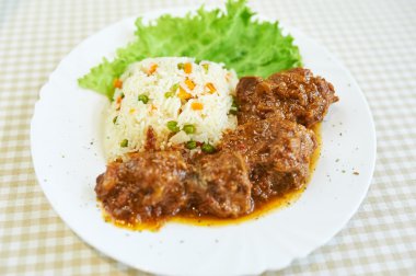 Yunan Biberi sığır eti güveç domates soslu - Kokkinisto