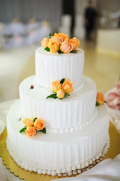 Gâteau de mariage à la cérémonie — Photo