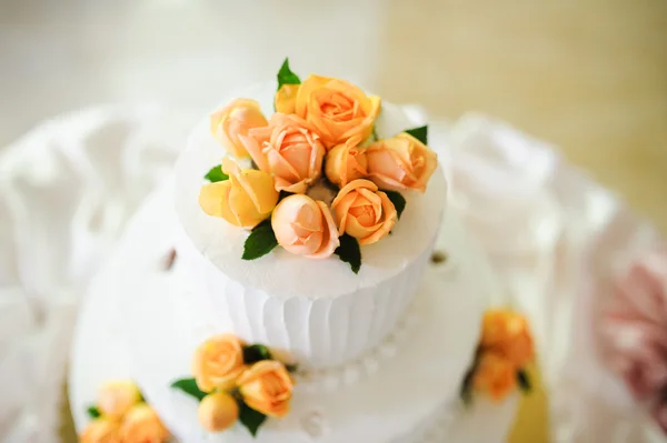 Düğün pastası töreninde — Stok fotoğraf