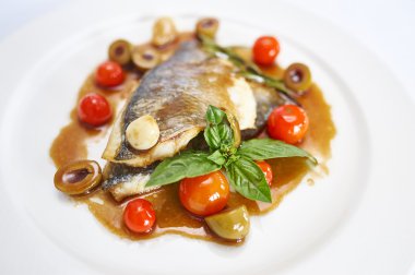 Dorado fileto istiridye soslu