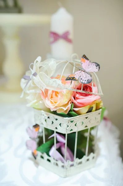 Decoraciones de boda en el restaurante con toda la belleza y las flores —  Fotos de Stock