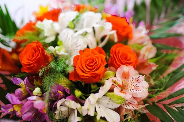 Decoraciones de boda en el restaurante con toda la belleza y las flores —  Fotos de Stock