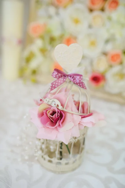 Decoraciones de boda en el restaurante con toda la belleza y las flores —  Fotos de Stock