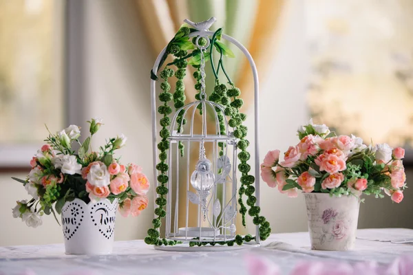 Decoraciones de boda en el restaurante con toda la belleza y las flores —  Fotos de Stock