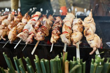 Barbekü Izgara ile lezzetli et ızgara kebab