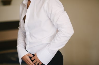 Damat Düğün için hazırlanıyor