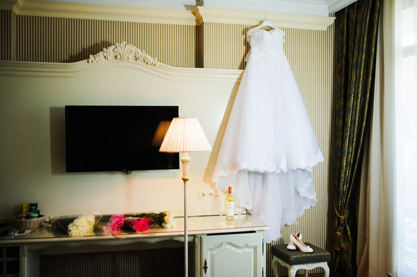 Bridal wedding dress — Stock Photo, Image