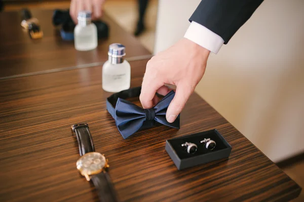 Damat Düğün için hazırlanıyor