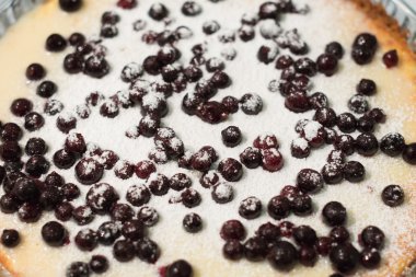 Cheesecake ile yaban mersini ya da Siyah frenk üzümü