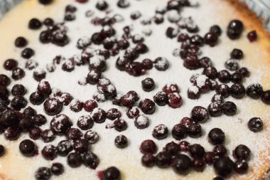 Cheesecake ile yaban mersini ya da Siyah frenk üzümü