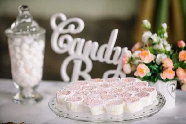 Bruiloft dessert, gebak en snoep — Stockfoto