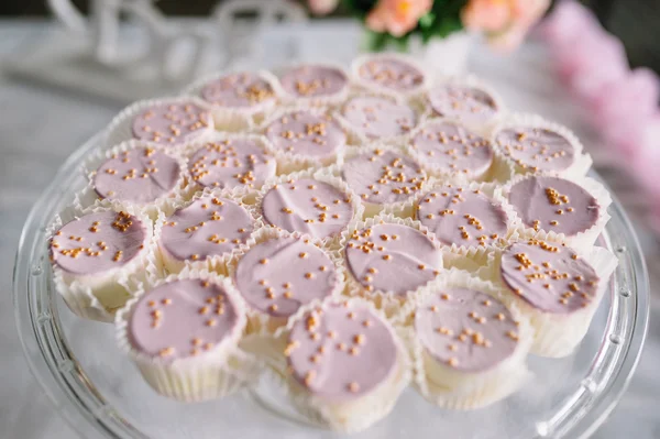 Bruiloft dessert, gebak en snoep — Stockfoto