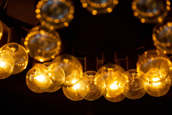  the round light bulbs magic