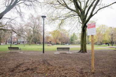 Kamu parkları COVID-19 salgını nedeniyle kapalı.